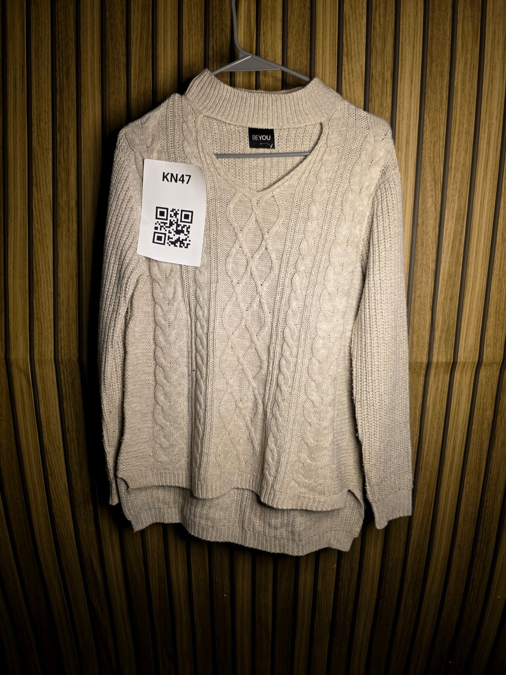 BEYOU Pullover Cable Knit Sweater Cream Size 8/10 KN47