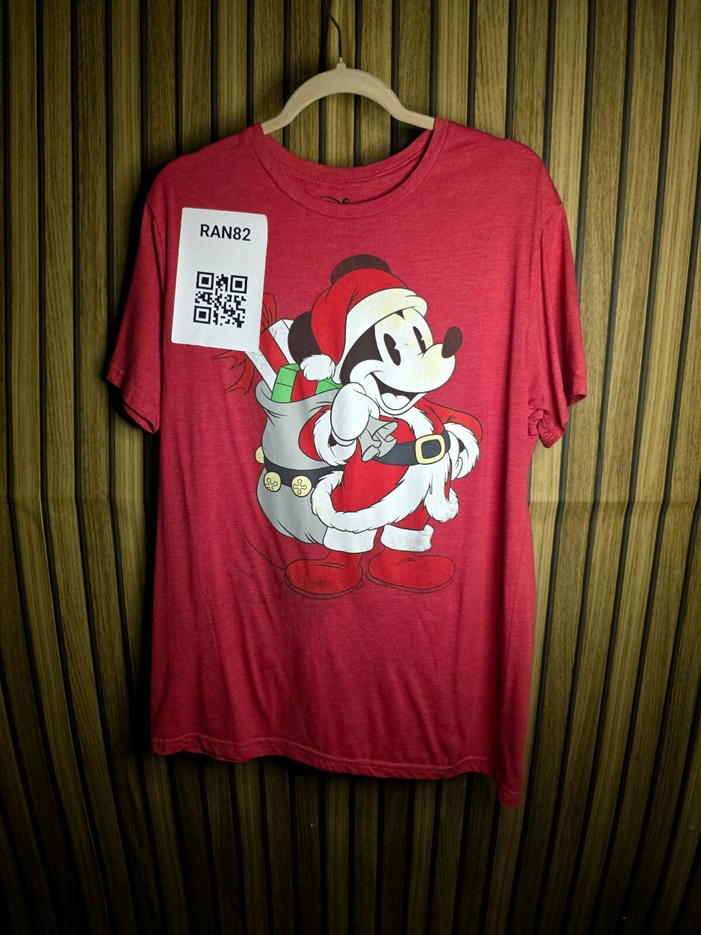 Disney Mickey Mouse Santa T-shirt Red Large RAN82
