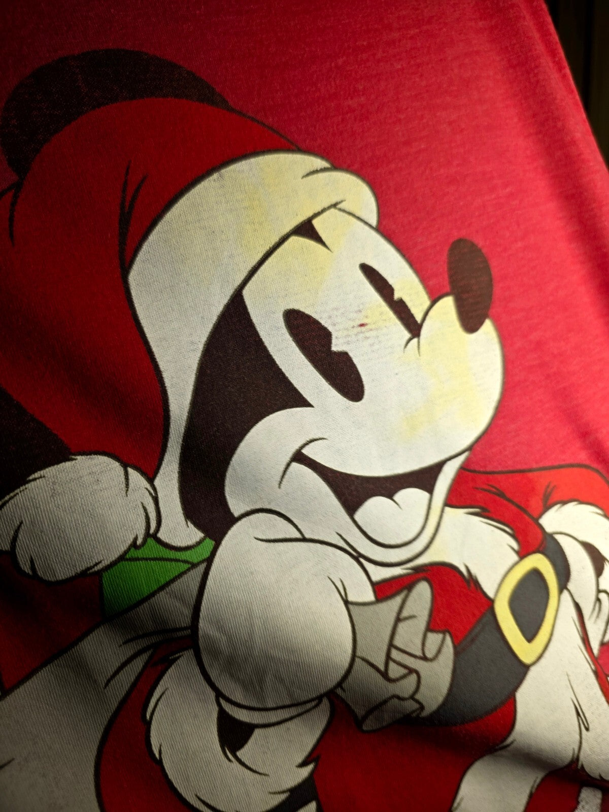 Disney Mickey Mouse Santa T-shirt Red Large RAN82