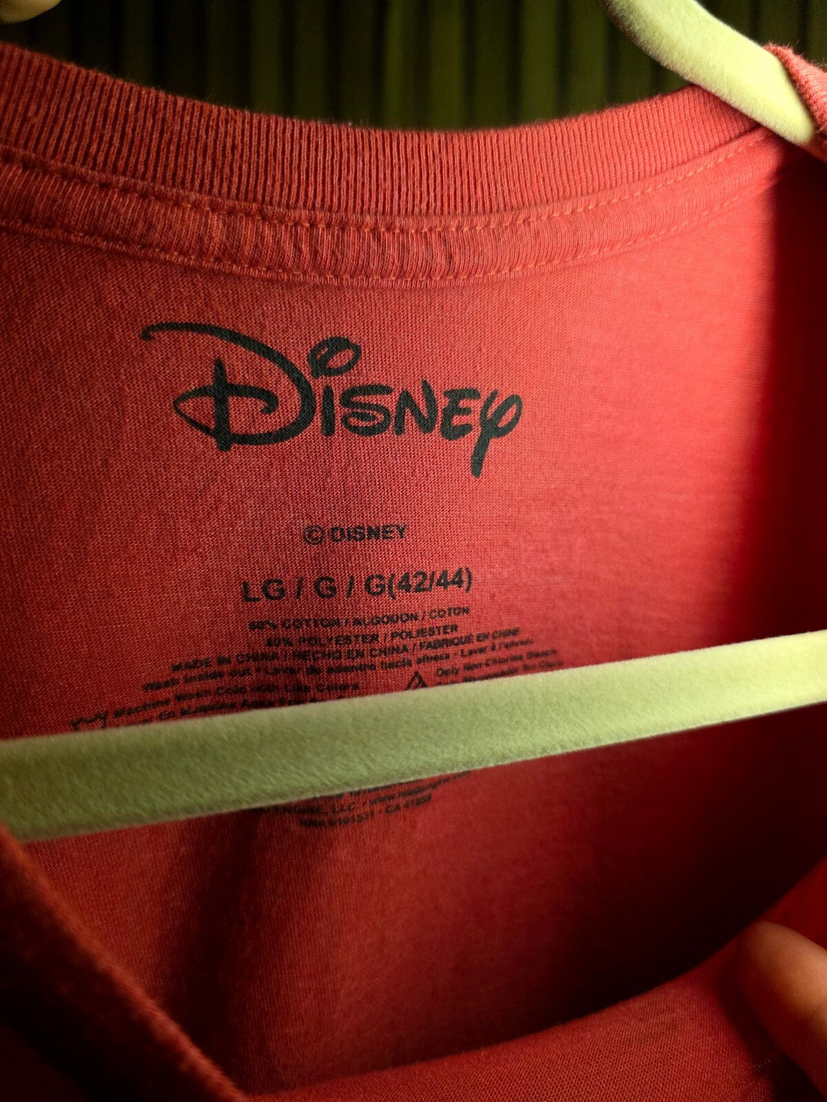 Disney Mickey Mouse Santa T-shirt Red Large RAN82