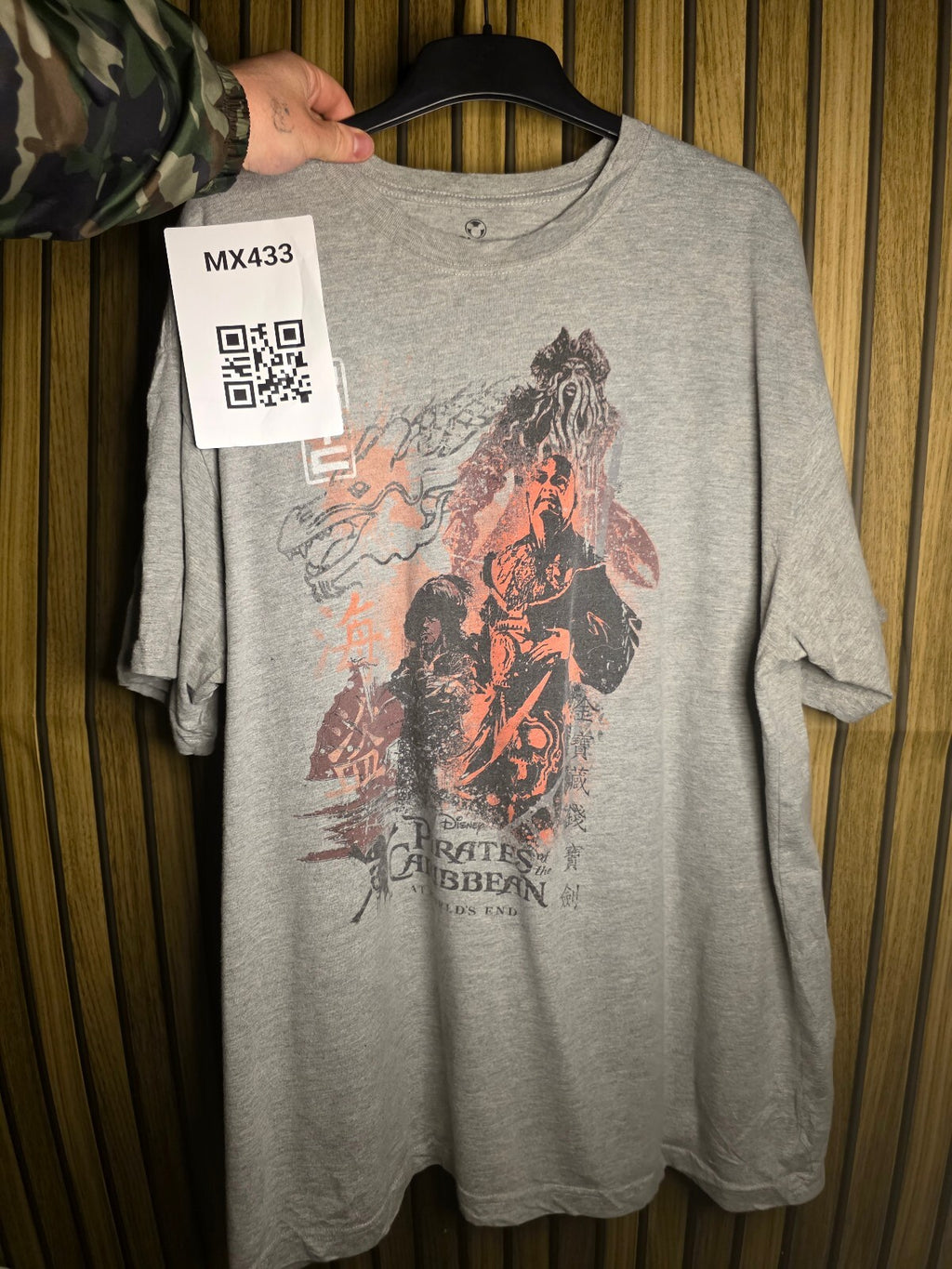 Disney Store Pirates of the Caribbean Graphic T-Shirt Grey XXL MX433