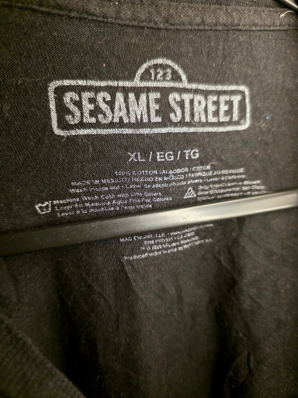 Sesame Street Cookie Monster Graphic T-Shirt Black XL MX555