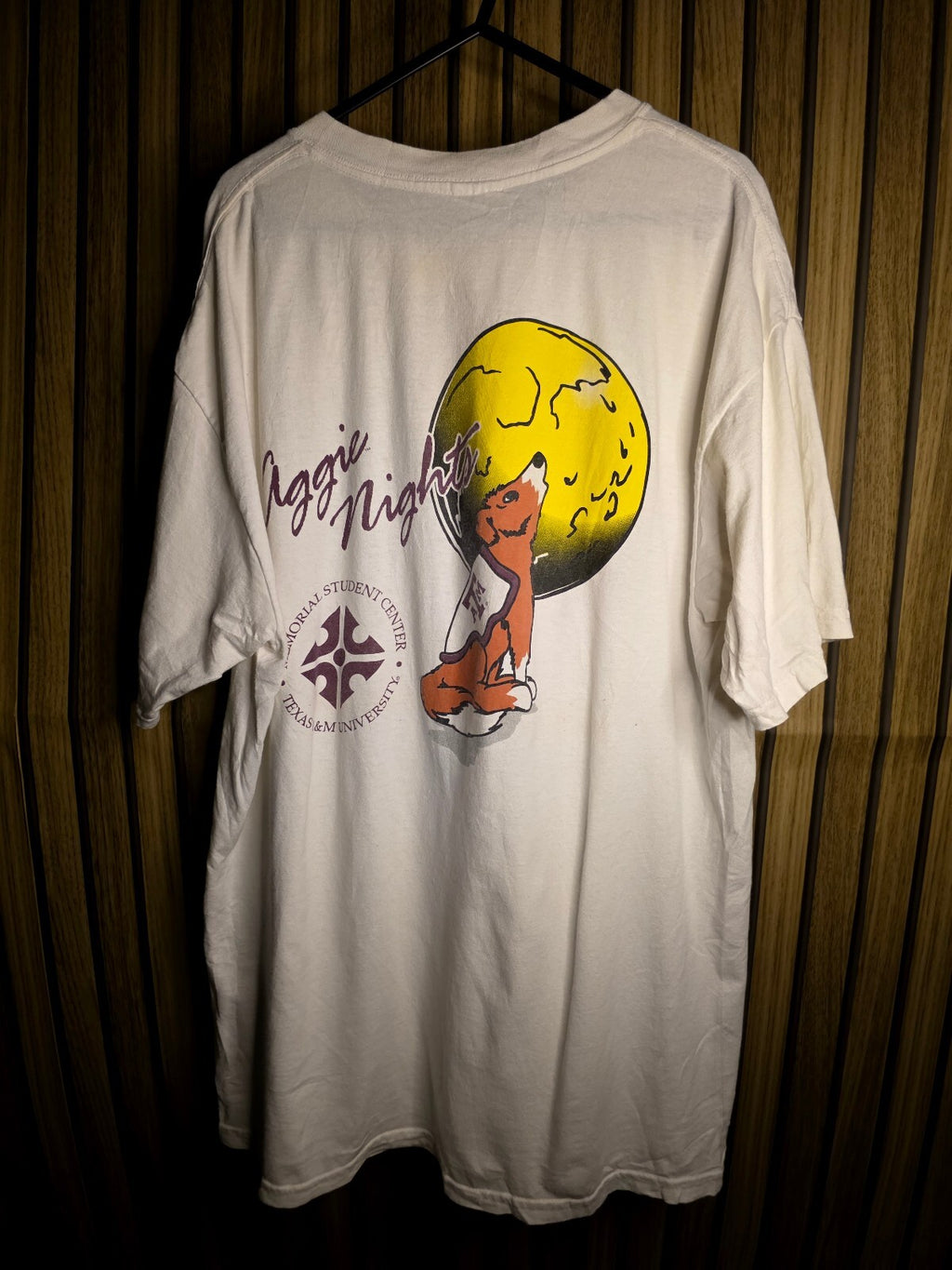 Gildan The Place to be on Friday Nights T-Shirt White MX573
