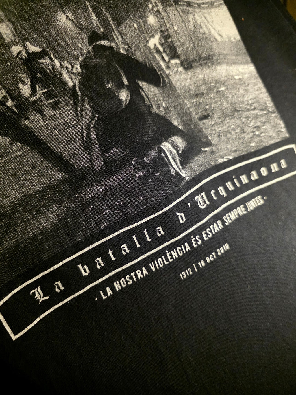 La Batalla de Traingulos Photo T-Shirt Black MX697