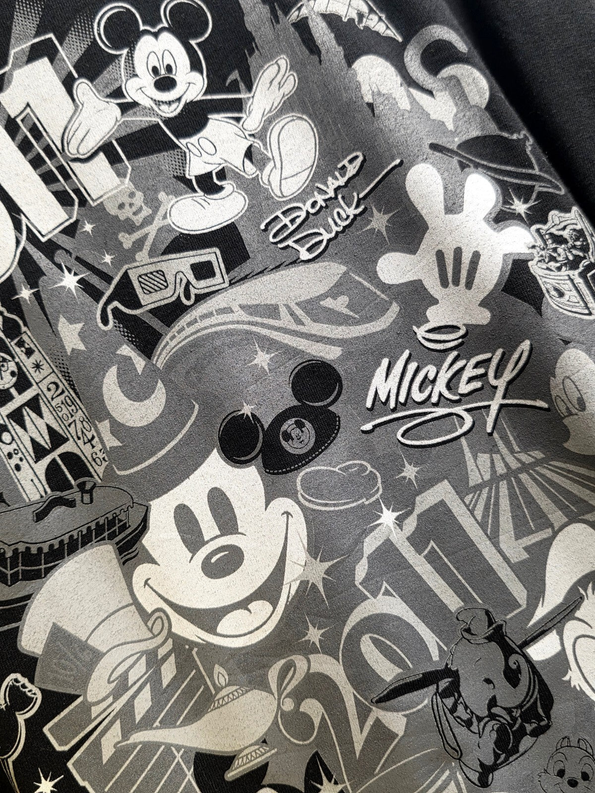 Walt Disney World 2011 Mickey Graphic T Shirt Black MX835