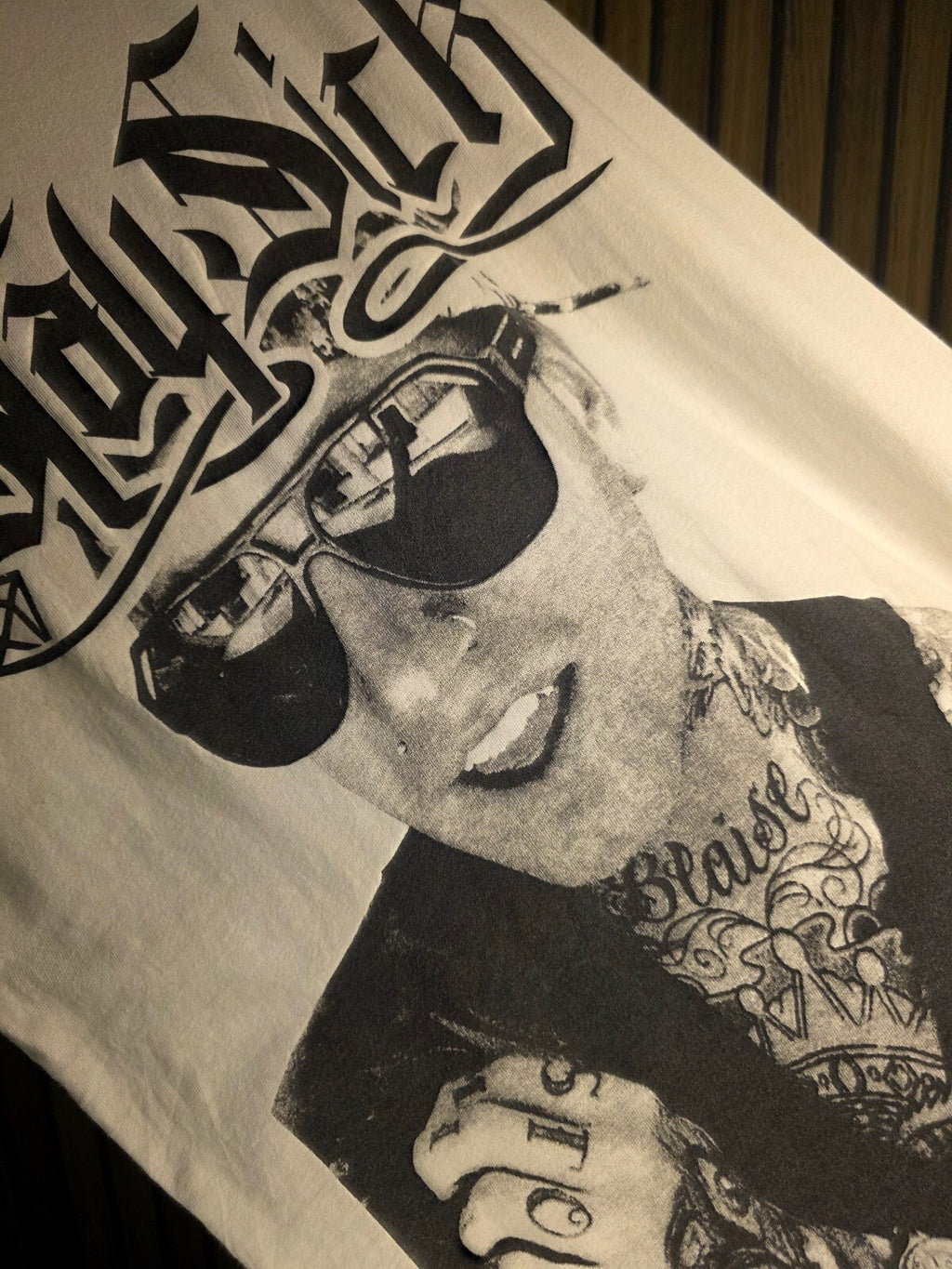 Gildan Stay Sick Graphic T-Shirt Black White Size L