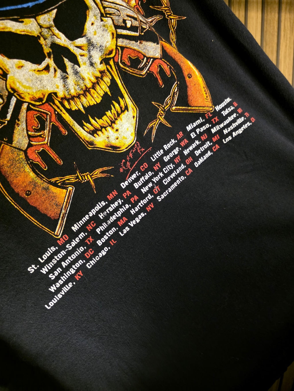 Gildan Guns N' Roses Not In This Lifetime Tour 2017 Black T-shirt Large