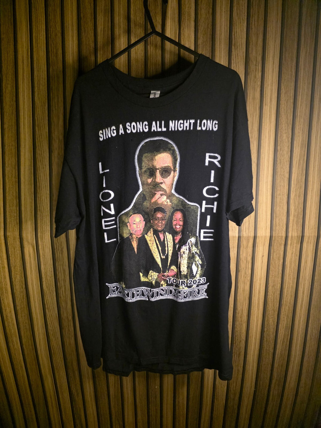 Lionel Richie Earth Wind & Fire 2023 Tour Black Graphic T-Shirt Size L