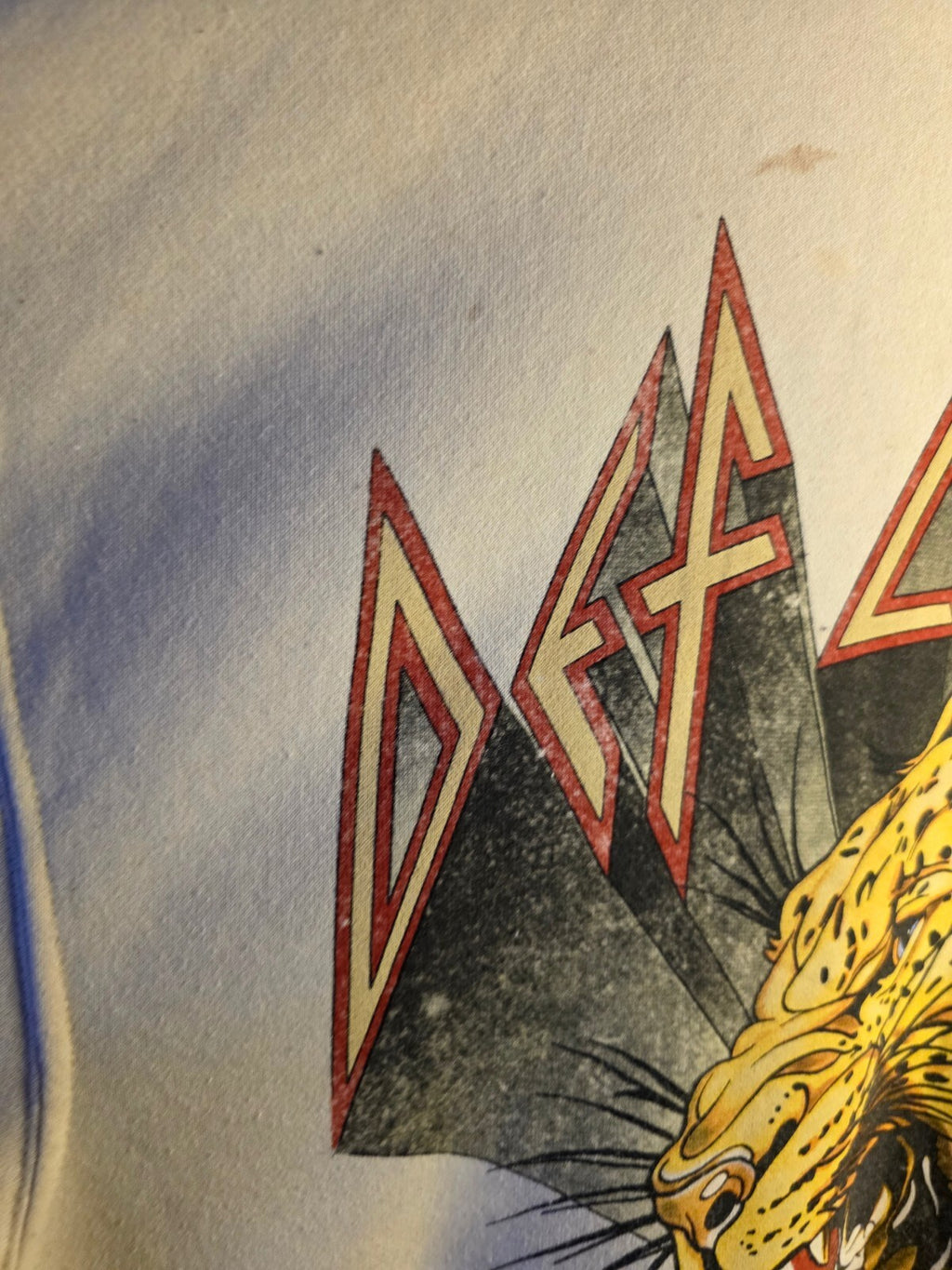 Def Leppard Sweatshirt Leopard Graphic Vintage Style Cream Small