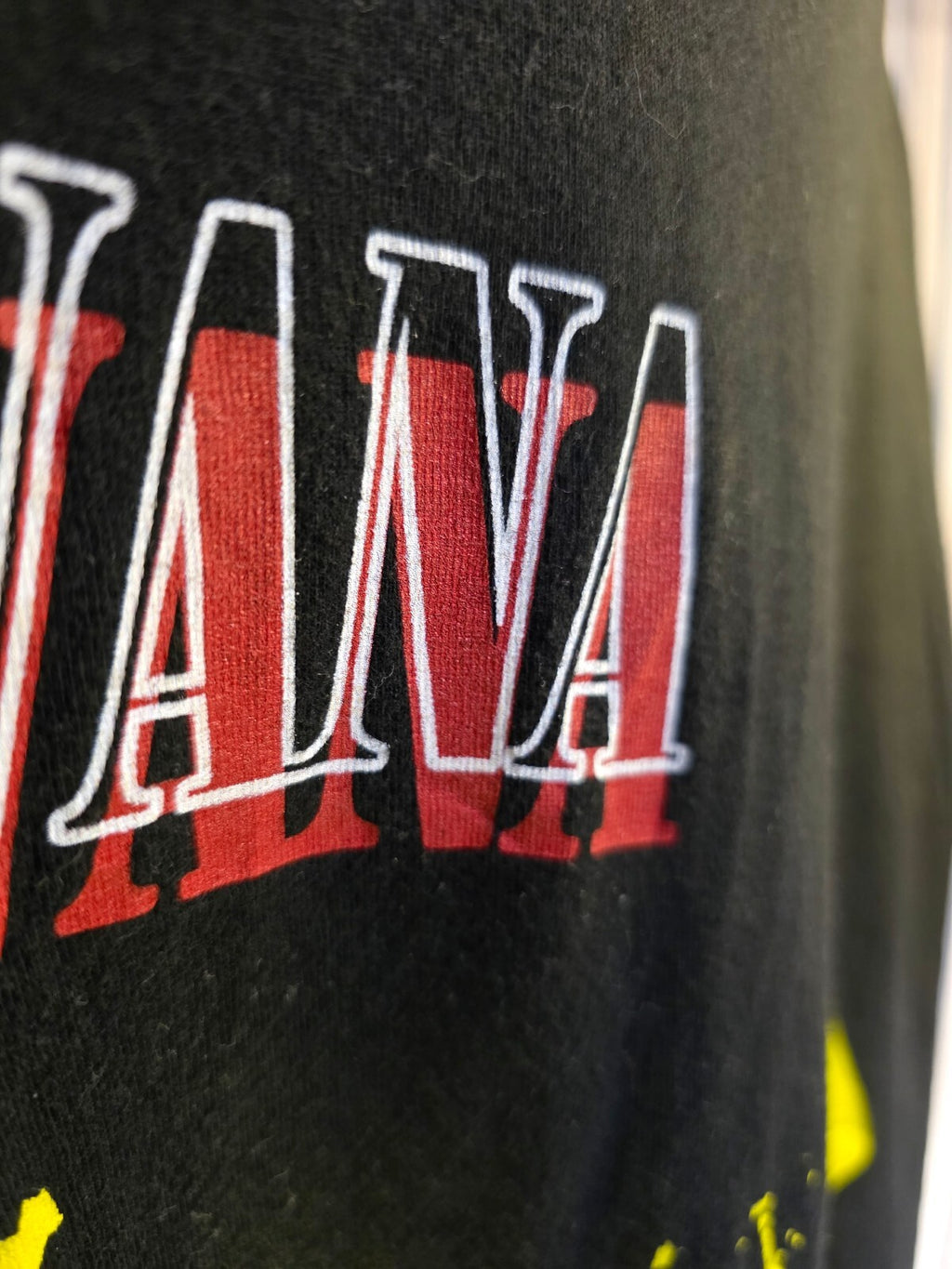 Nirvana Band T-Shirt Yellow Graphic Black Medium