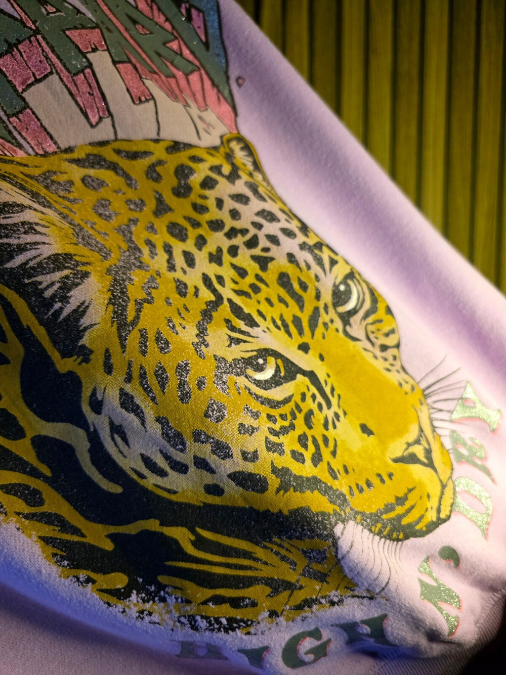 Def Leppard Vintage Graphic Sweatshirt Leopard Print Lilac XS