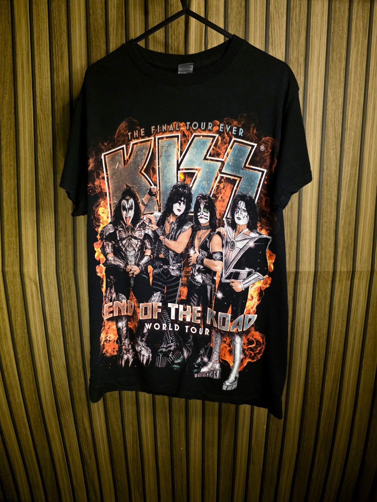 Gildan KISS End of the Road World Tour Black Graphic T-Shirt Small