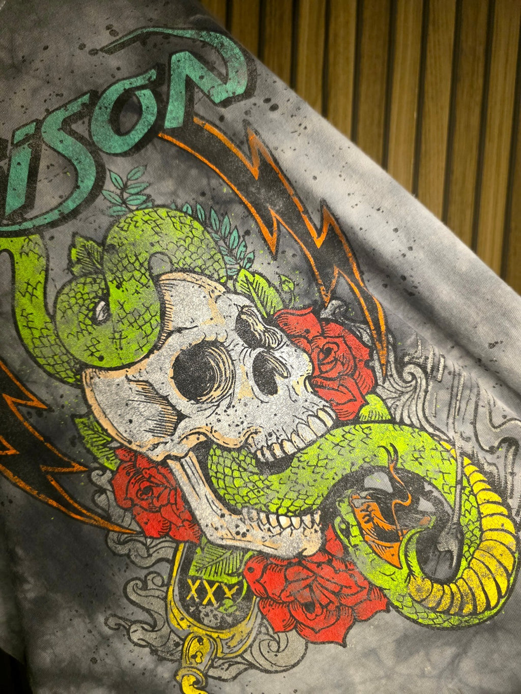 Poison Band Graphic T-Shirt Skull Snake Roses Grey Tie-Dye Size M