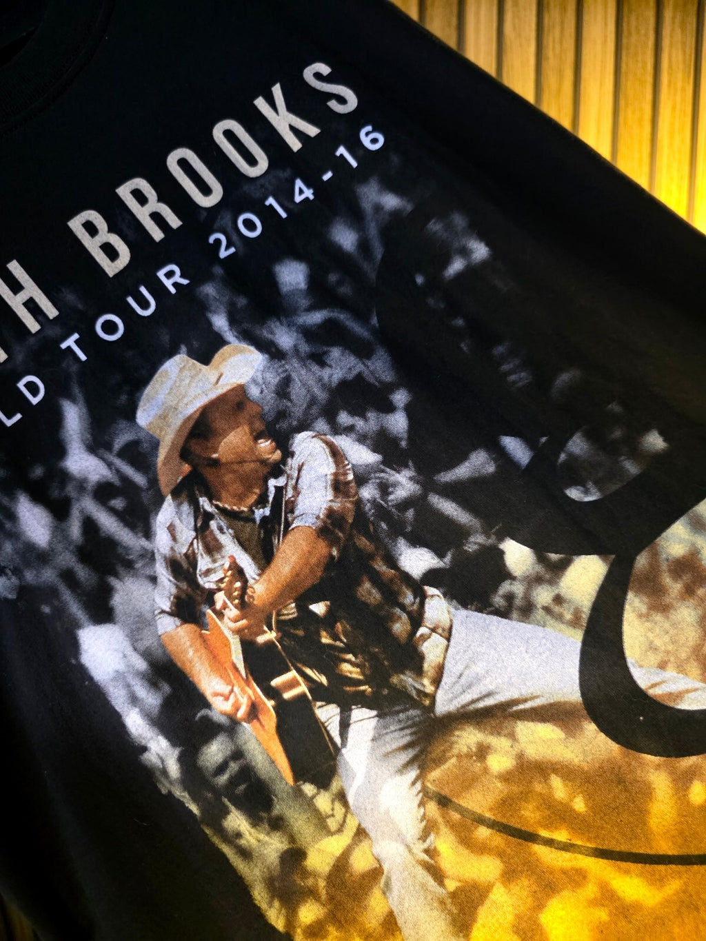 Hanes Garth Brooks World Tour 2014-16 Graphic T-Shirt Black Large