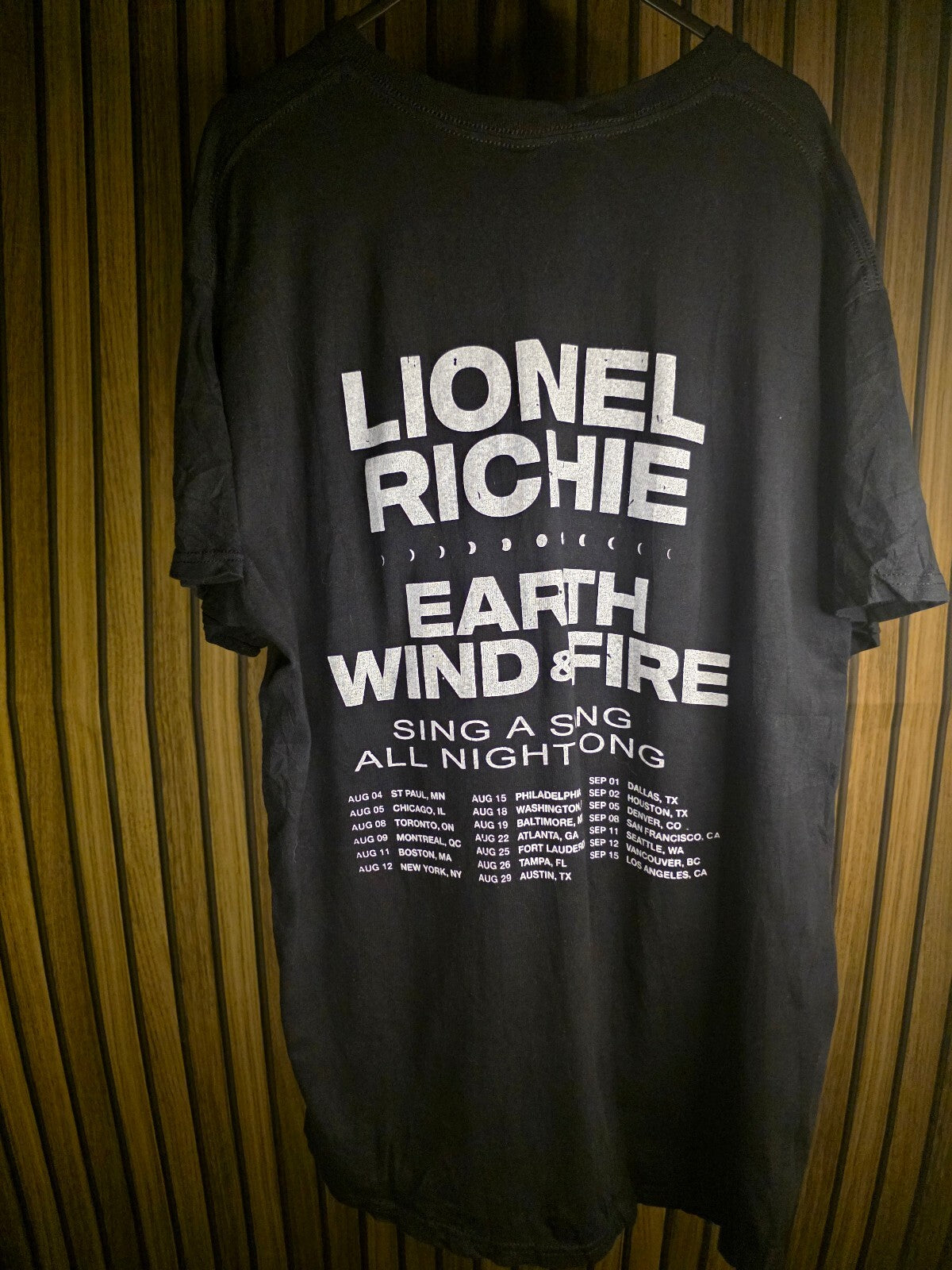 Lionel Richie Earth Wind & Fire 2023 Tour Black Graphic T-Shirt Size L