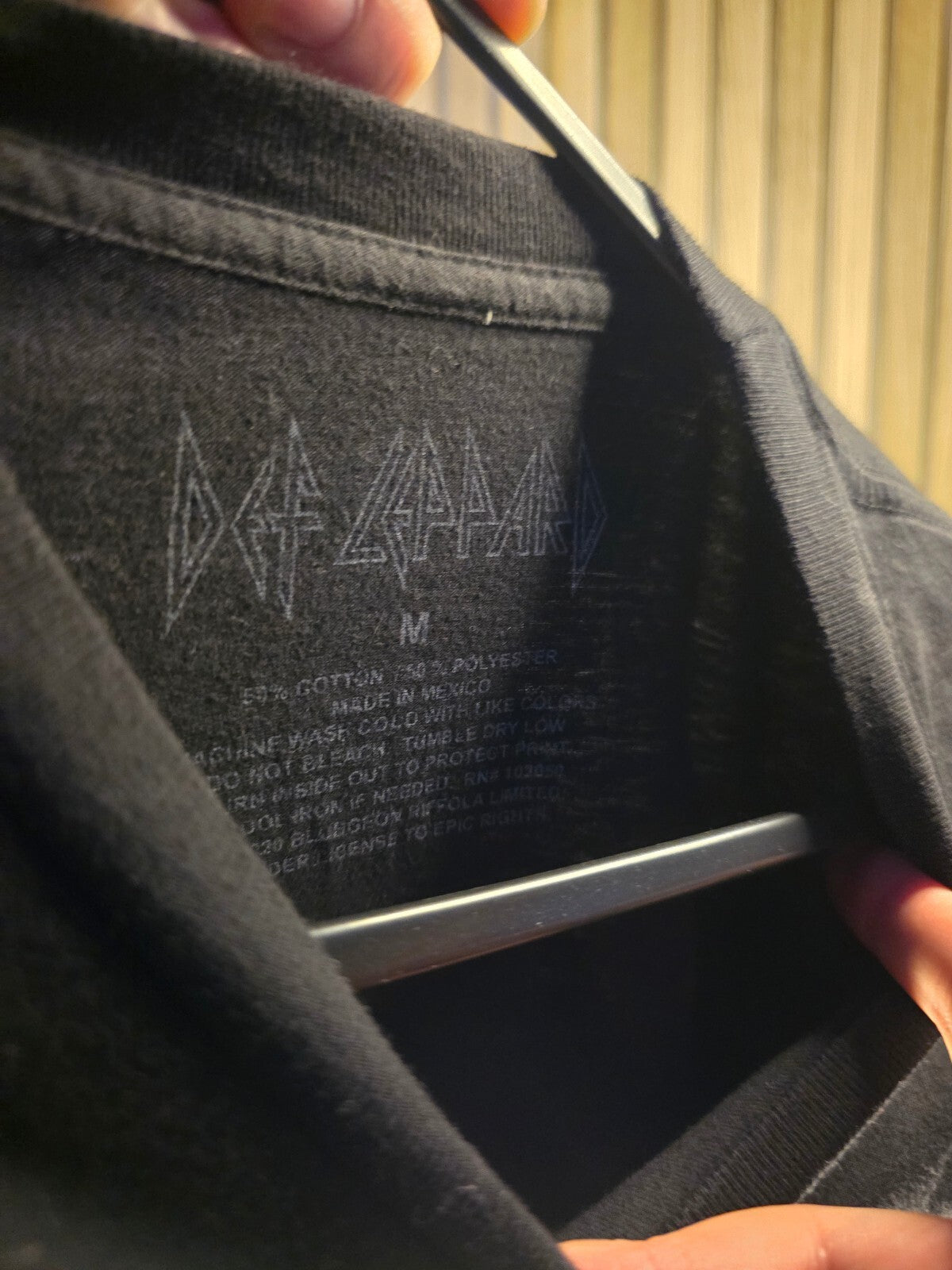 Def Leppard Band T-Shirt Black Medium Cracked Logo
