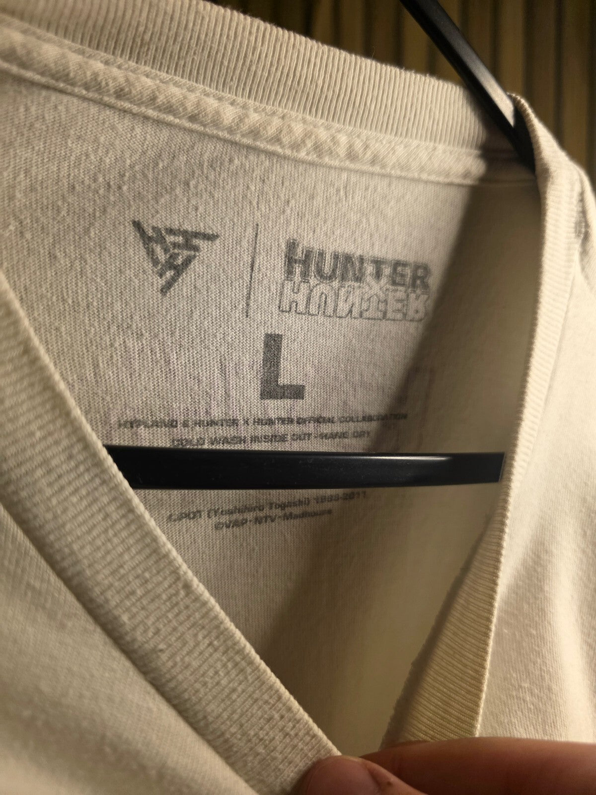 Hunter x Hunter Graphic T-shirt Anime Eyes Print Cream Large