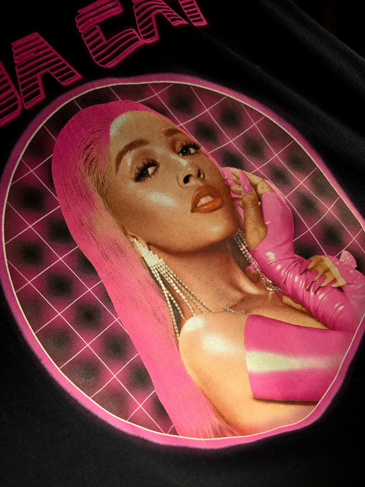 Doja Cat Graphic Black T-Shirt with Pink Print Size XL