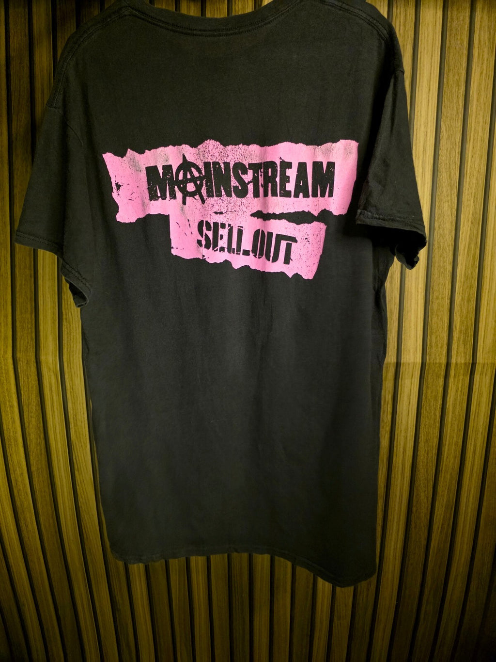 Machine Gun Kelly Graphic T-Shirt Mainstream Sellout Design Black Medium