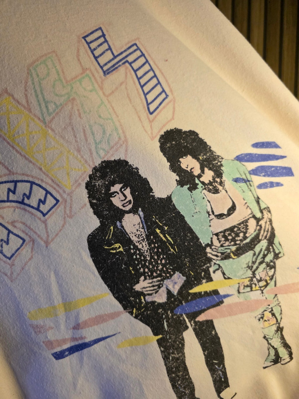 Vinyl Icon KISS Band Graphic Sweatshirt Cream XL