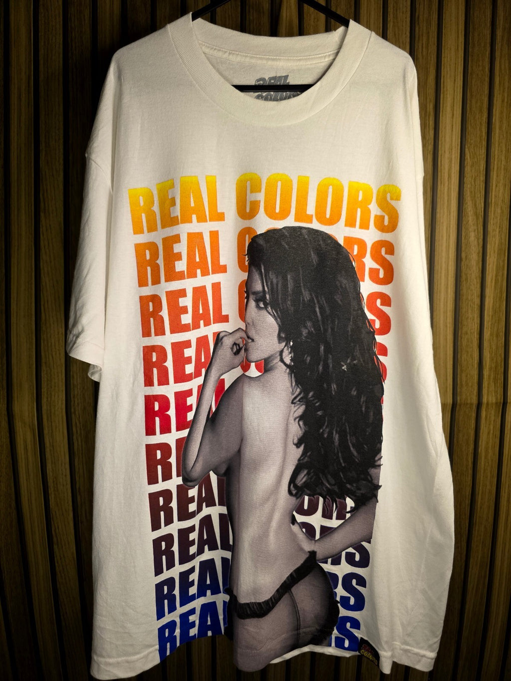 Real Colors Graphic T-Shirt Woman Print White Large