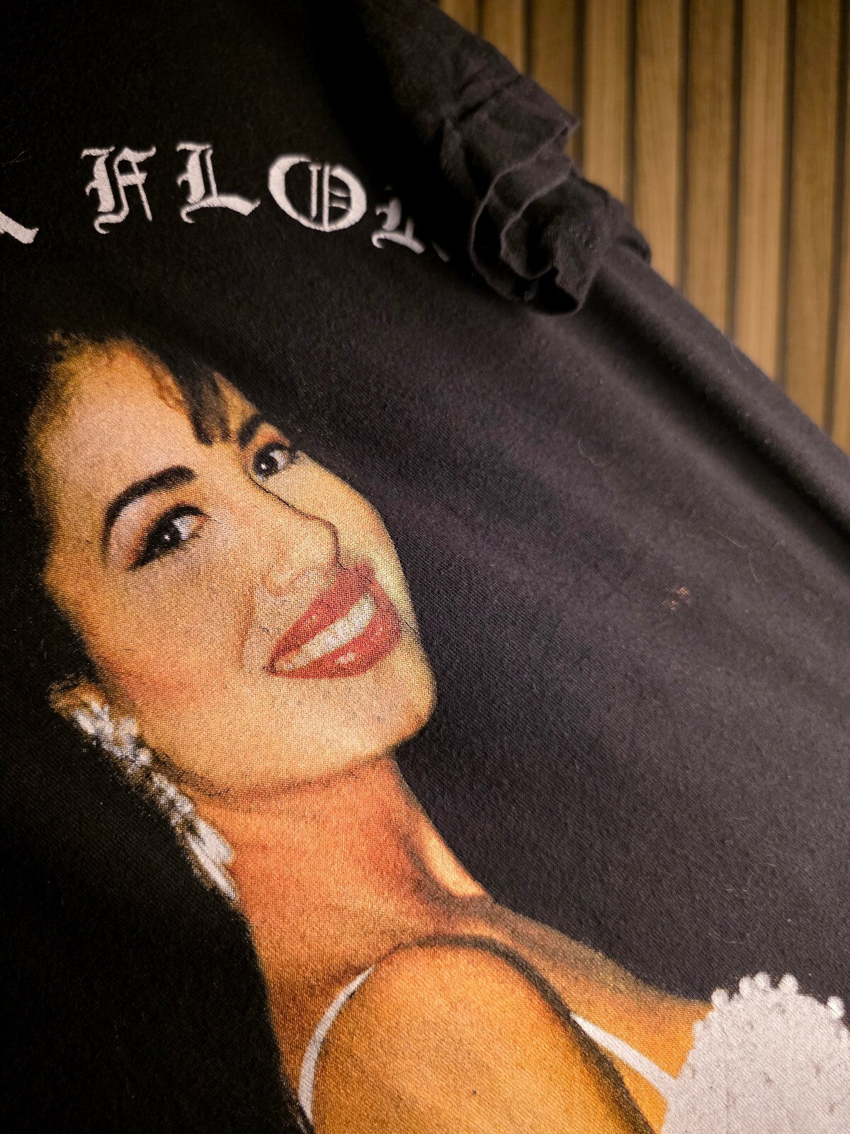 Selena Como La Flor Graphic Black T-Shirt Size S