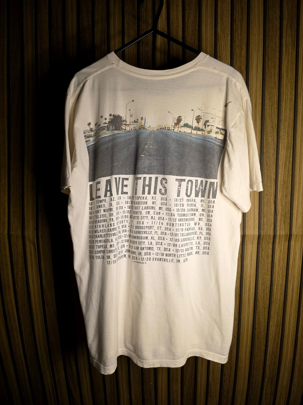 Daughtry 2009 Leave This Town Tour T-Shirt Rock Metal Slash Size Medium