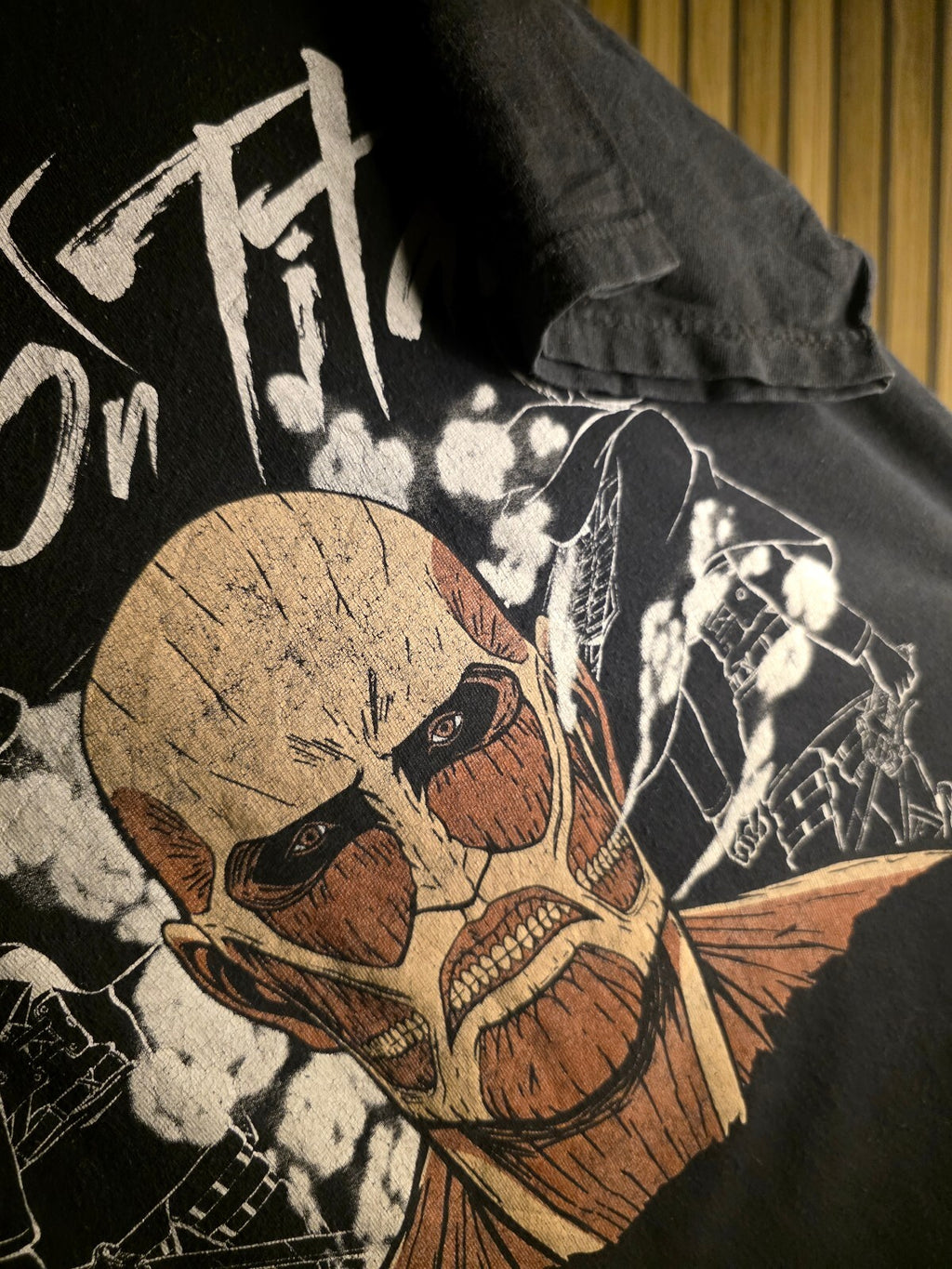 Attack on Titan Graphic T-Shirt Colossal Titan Black M