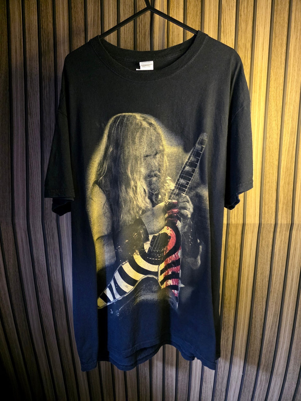 Bleed Black Label Guitar Graphic Black T-Shirt Large Gildan