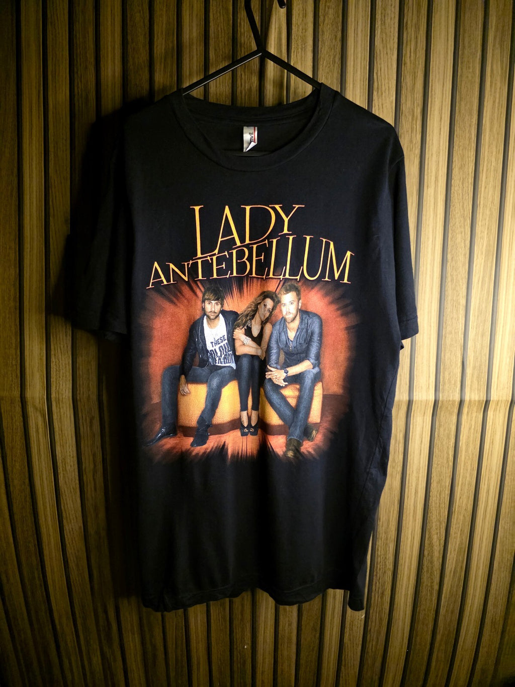 Lady Antebellum Tour 2010 Graphic T-Shirt Black Medium