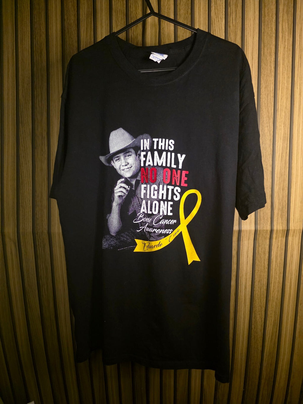 Yazbek Men's Black Bone Cancer Awareness Graphic T-Shirt Size G