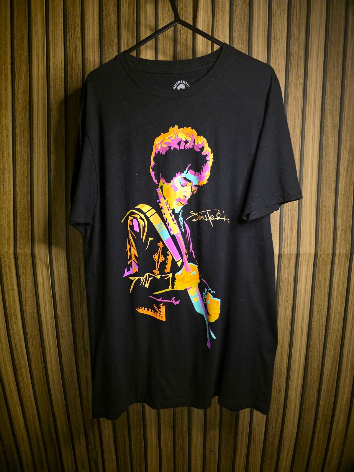 Authentic Hendrix Black Graphic Jimi Hendrix T-Shirt Size M