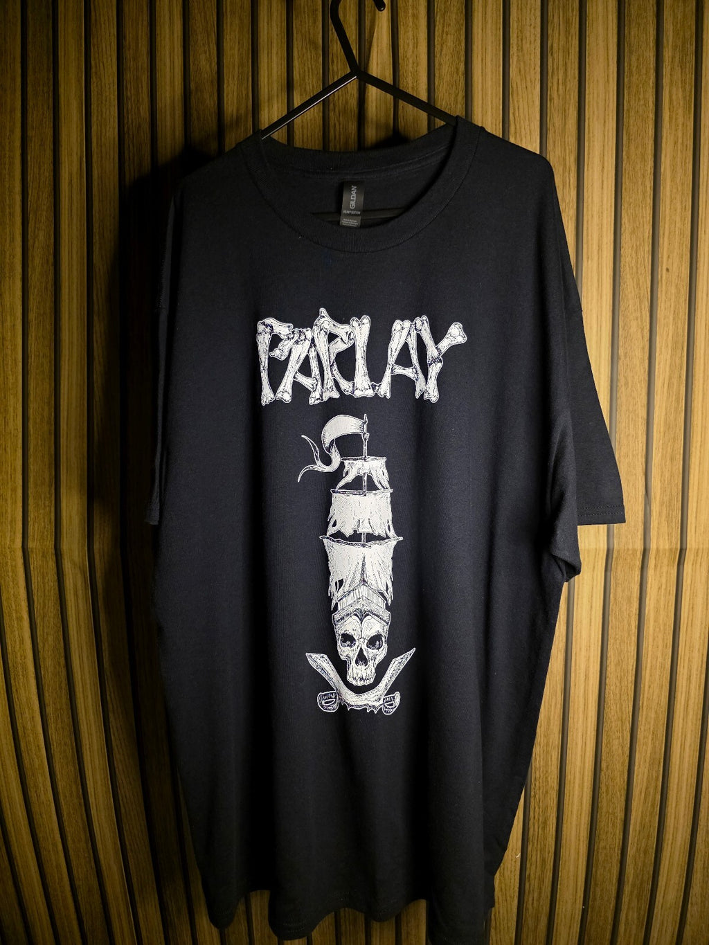 Gildan Parlay Skull Ship Graphic Black T-Shirt XL