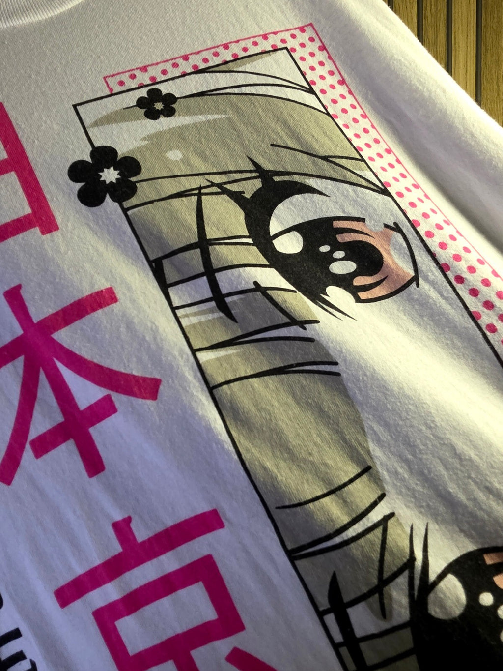 Unbranded Men's White Graphic T-Shirt with Japanese Text and Anime Eyes Print M
