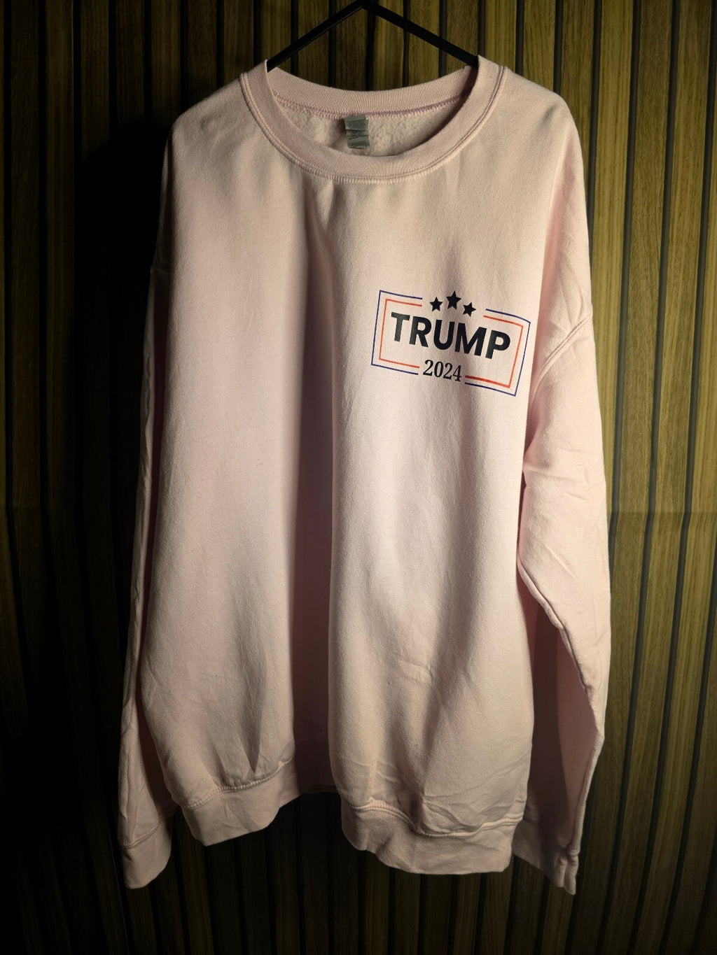Gildan Trump 2024 Sweatshirt Pink Large Political Graphic