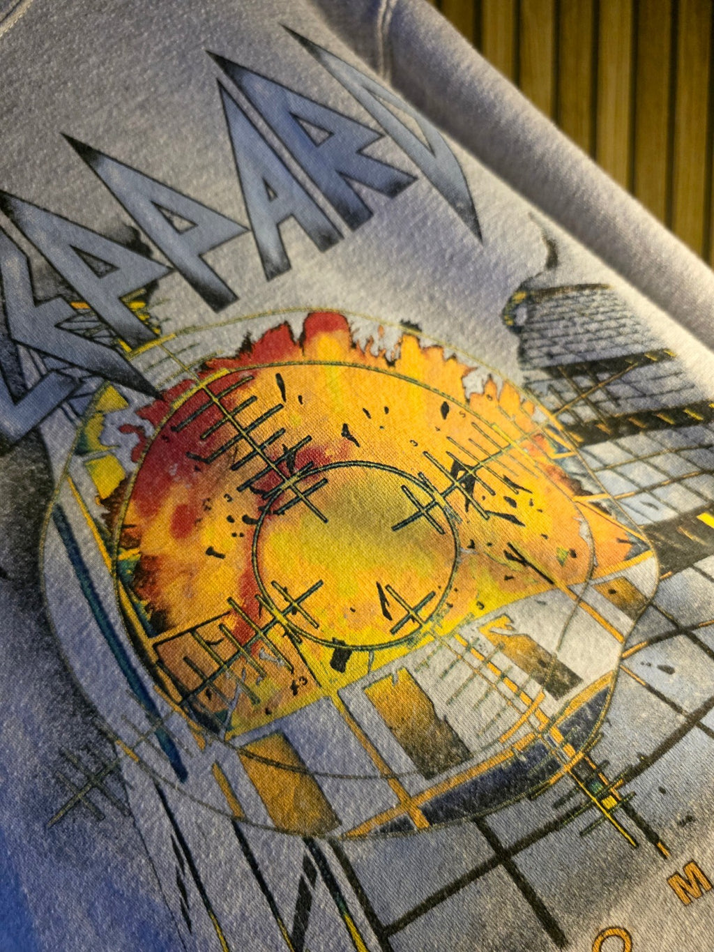 The Vinyl Icons Def Leppard T-Shirt 2021 Omana Graphic Grey Medium