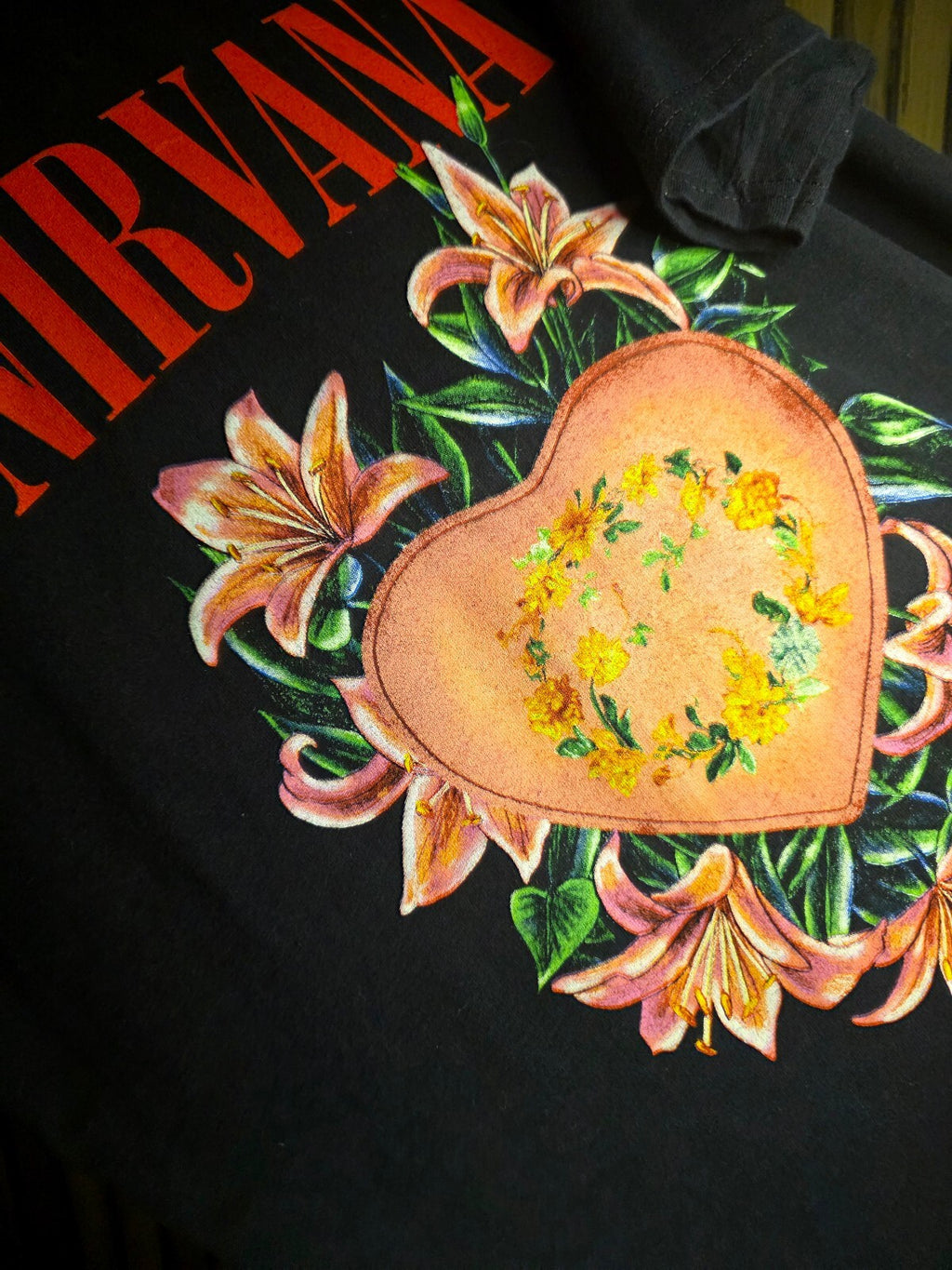 Nirvana Black T-Shirt with Floral Heart Graphic Size M