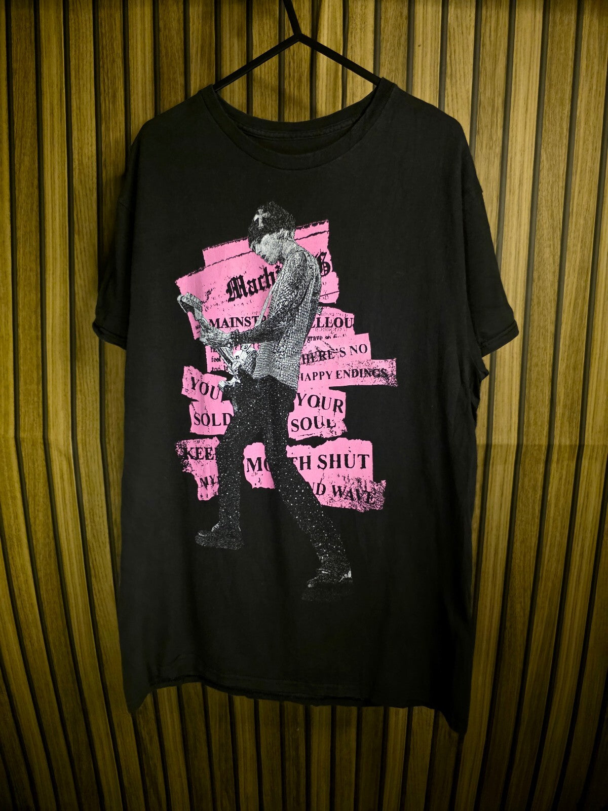 Machine Gun Kelly Graphic T-Shirt Mainstream Sellout Design Black Medium