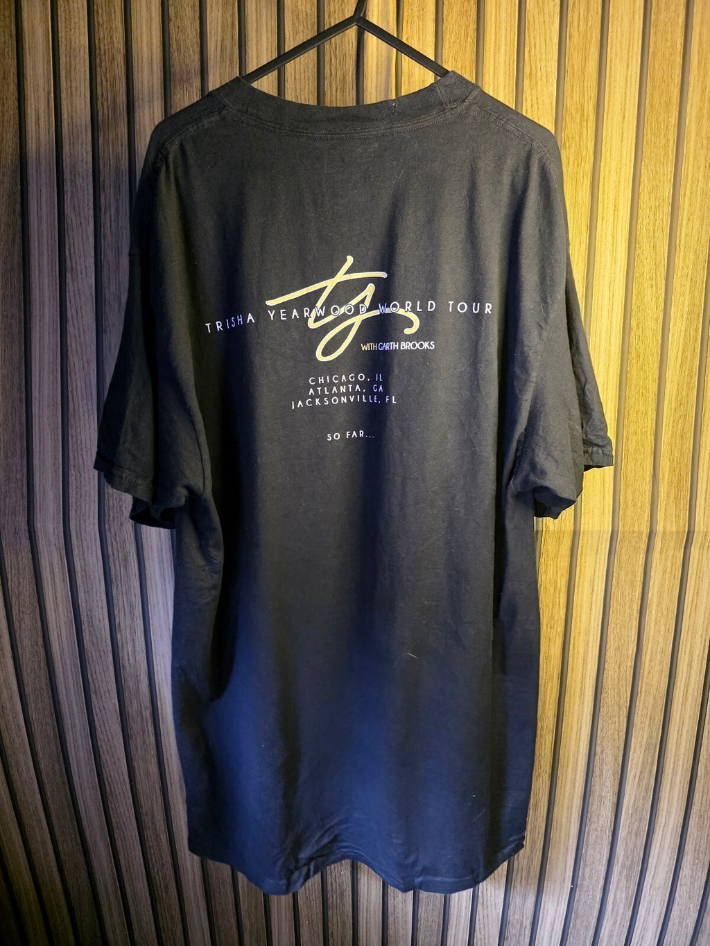 Hanes Beefy-T Trisha Yearwood World Tour Graphic T-Shirt Black Large