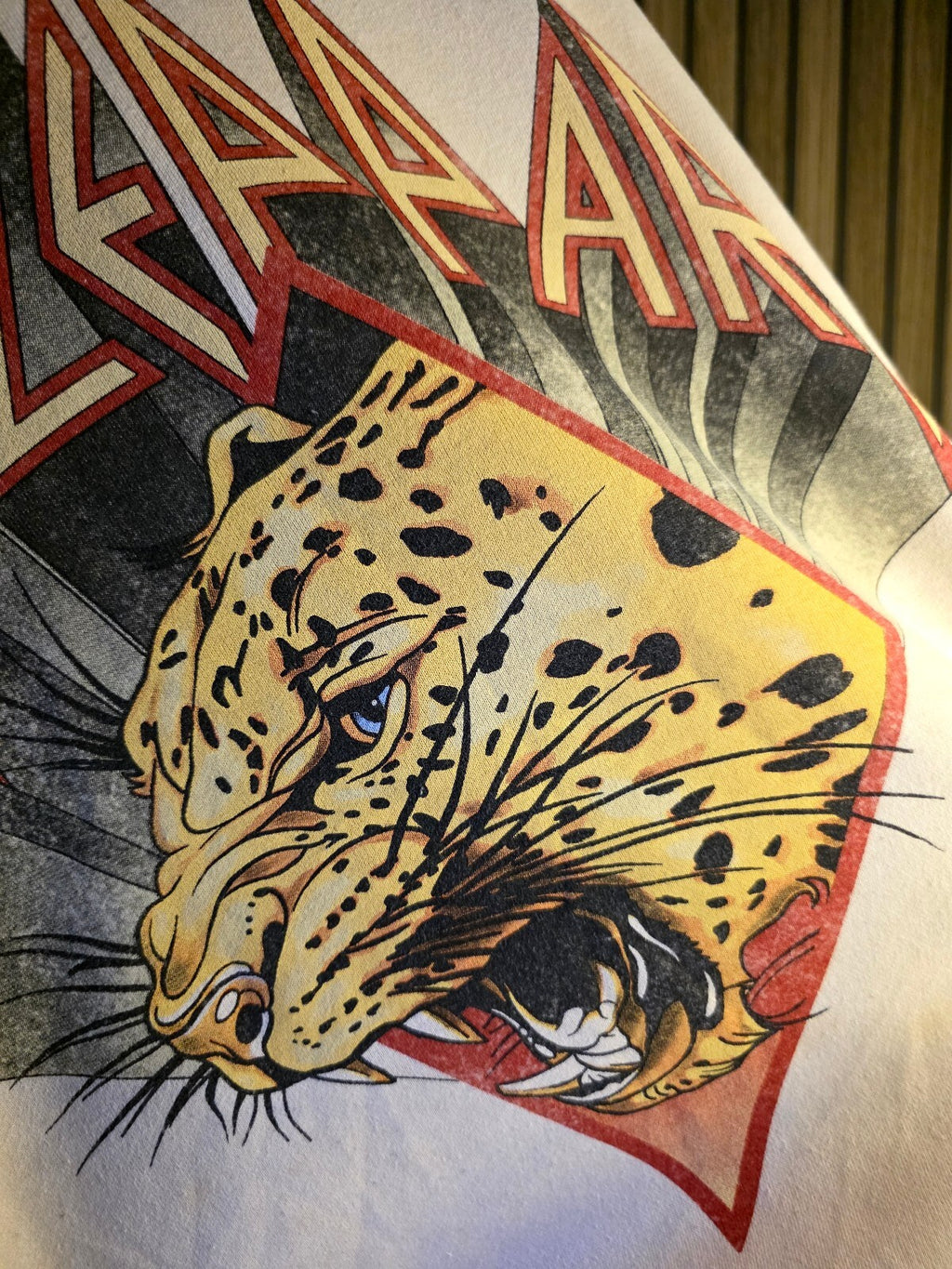 Def Leppard Sweatshirt Leopard Graphic Vintage Style Cream Small
