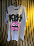 KISS Band Graphic T-shirt Pink Lips Print White Medium
